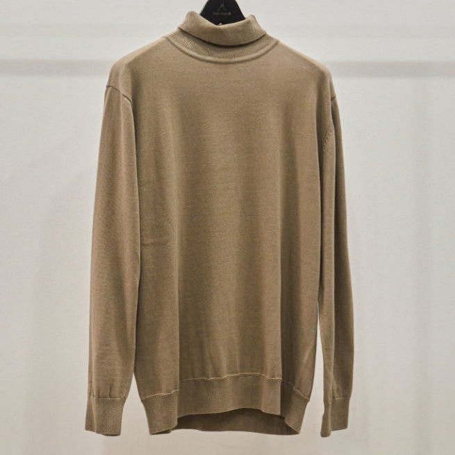 Italian-Sourced Turtleneck for Understated Elegance