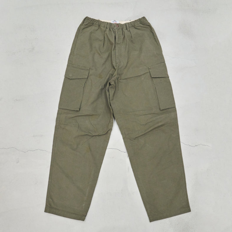 100 Must-Have Items for Men Aged 36 and Up: "Vintage Wash Cargo Pants"
