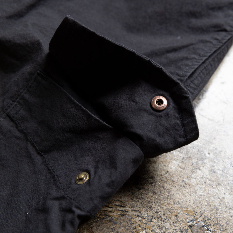 100 Must-Have Items for Men Aged 36 and Up: "Vintage Wash Cargo Pants"