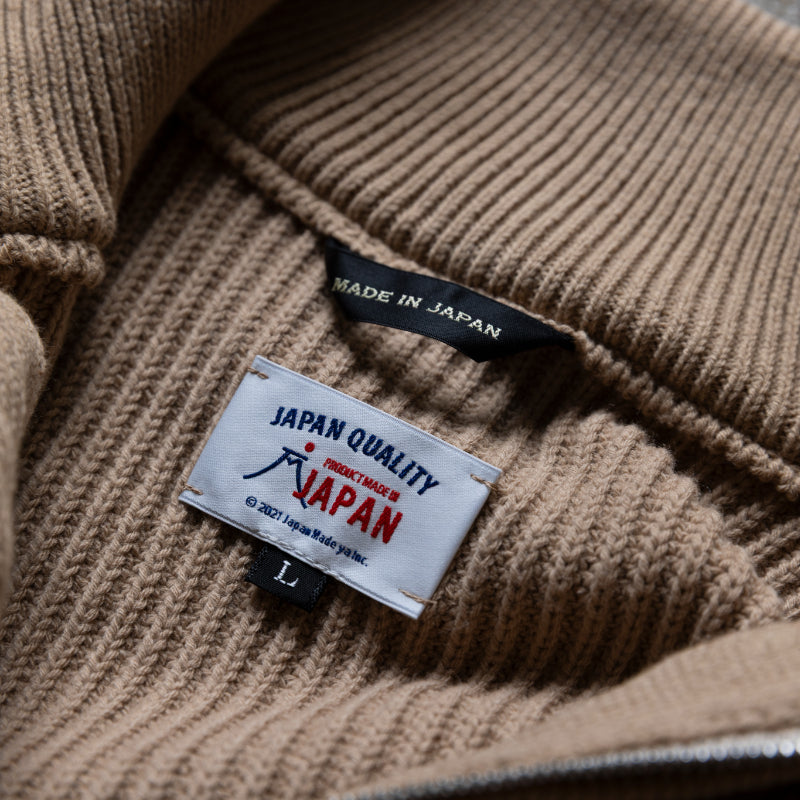 "Driver's Knit" That Projects the Image of a Capable Man