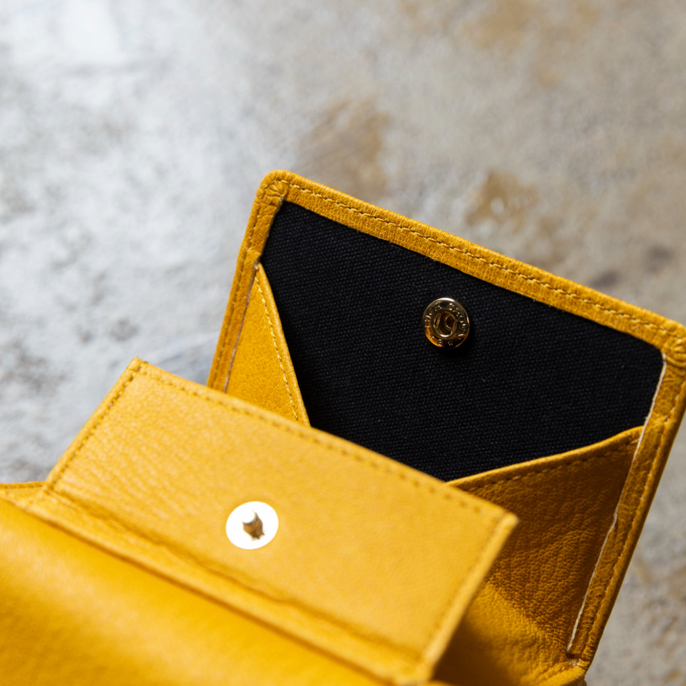 rifold Wallet — Premium Touch (7 Colors)