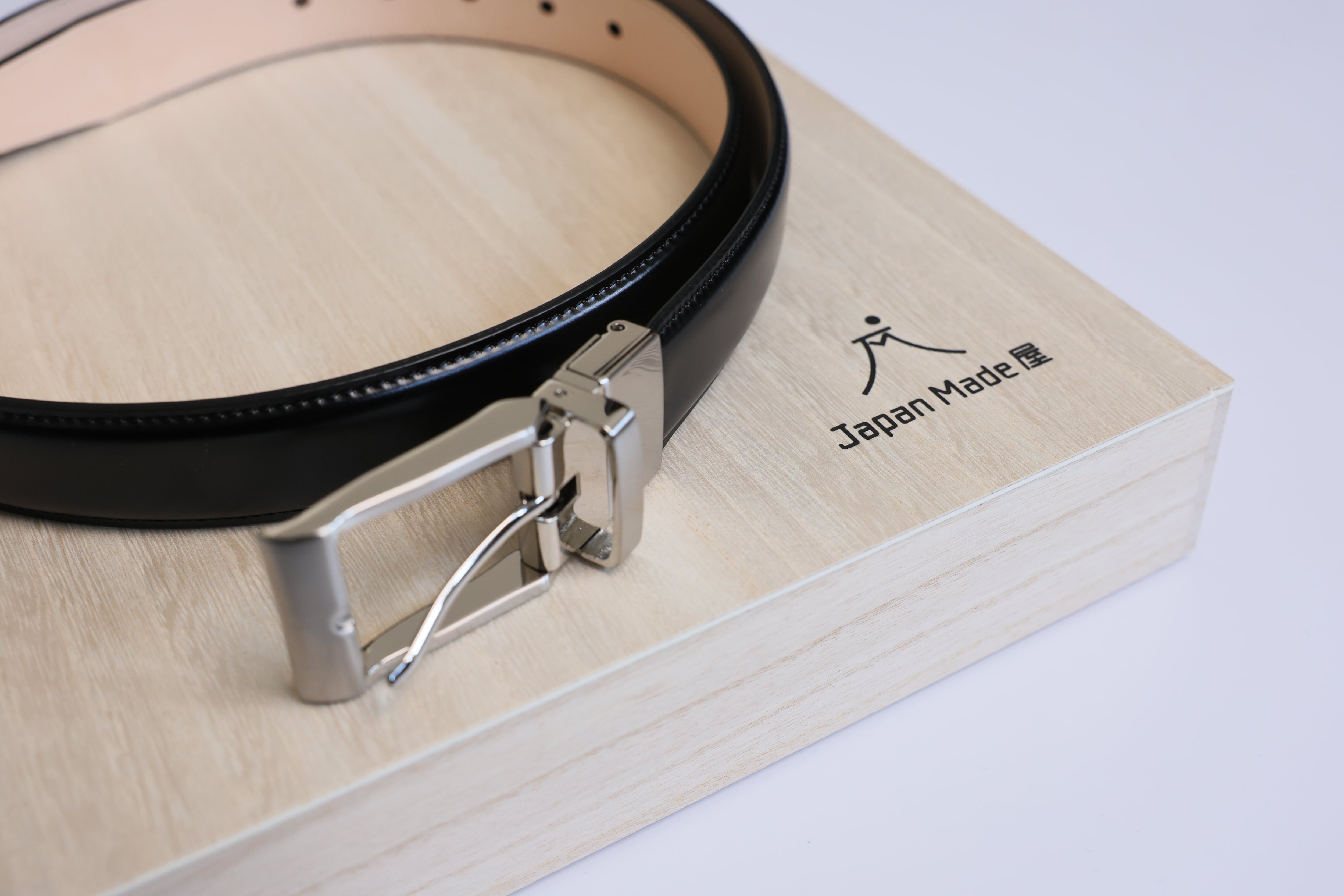 "Cordovan belt" has a beautiful luster and a sense of luxury.