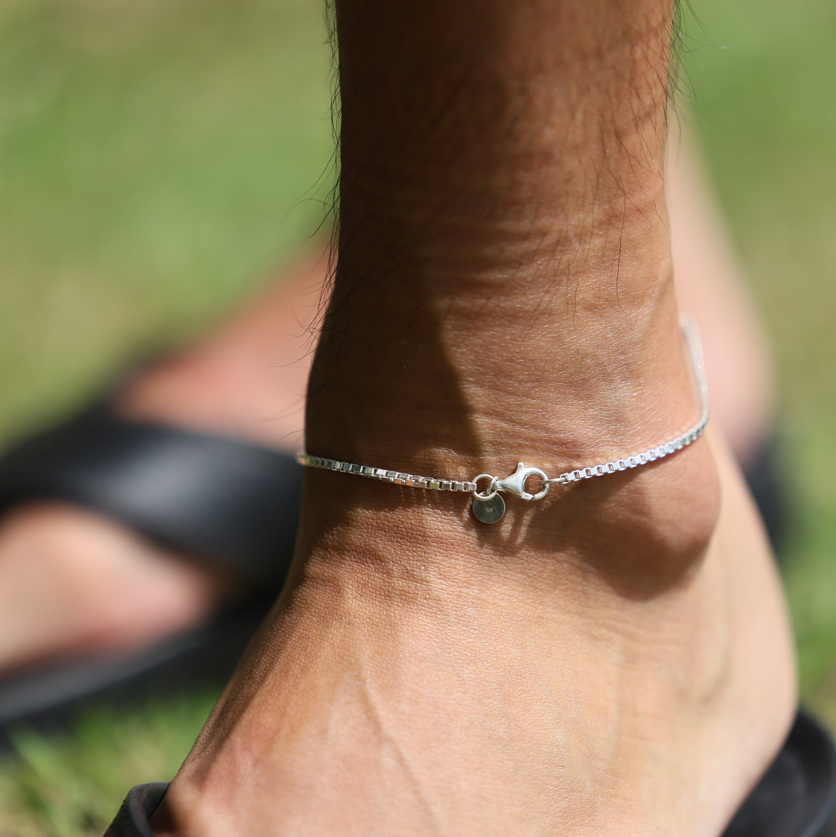 ''Adult foot accessories'' that create a resort atmosphere