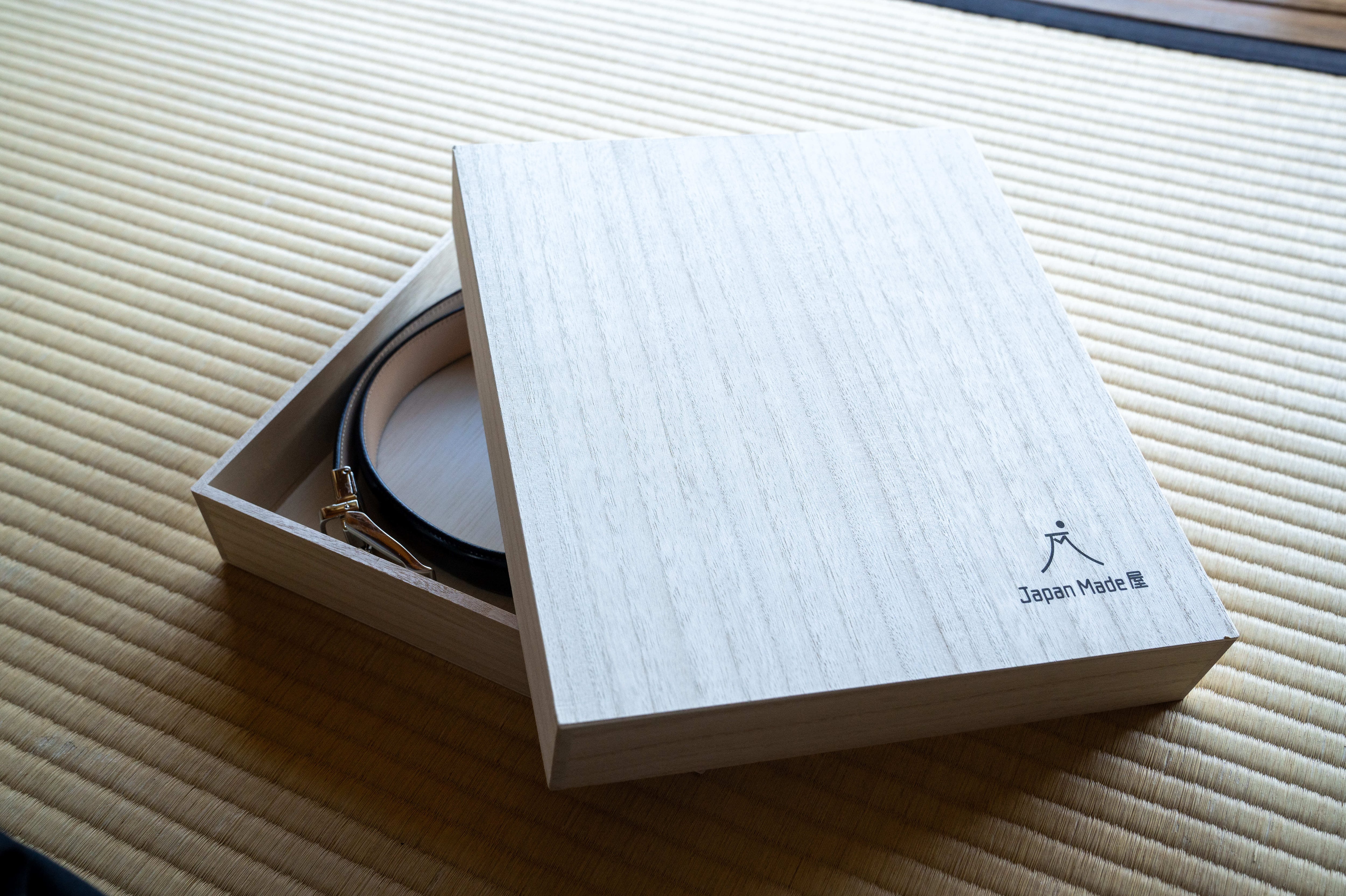 "Cordovan belt" has a beautiful luster and a sense of luxury.