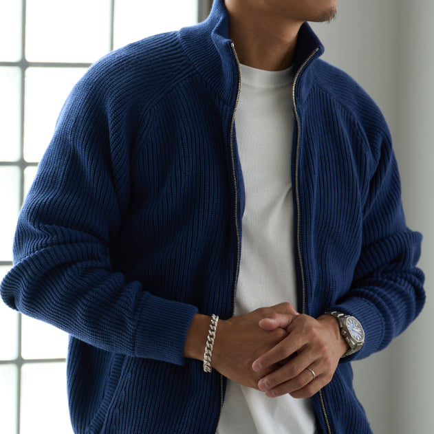 "Driver's Knit" That Projects the Image of a Capable Man