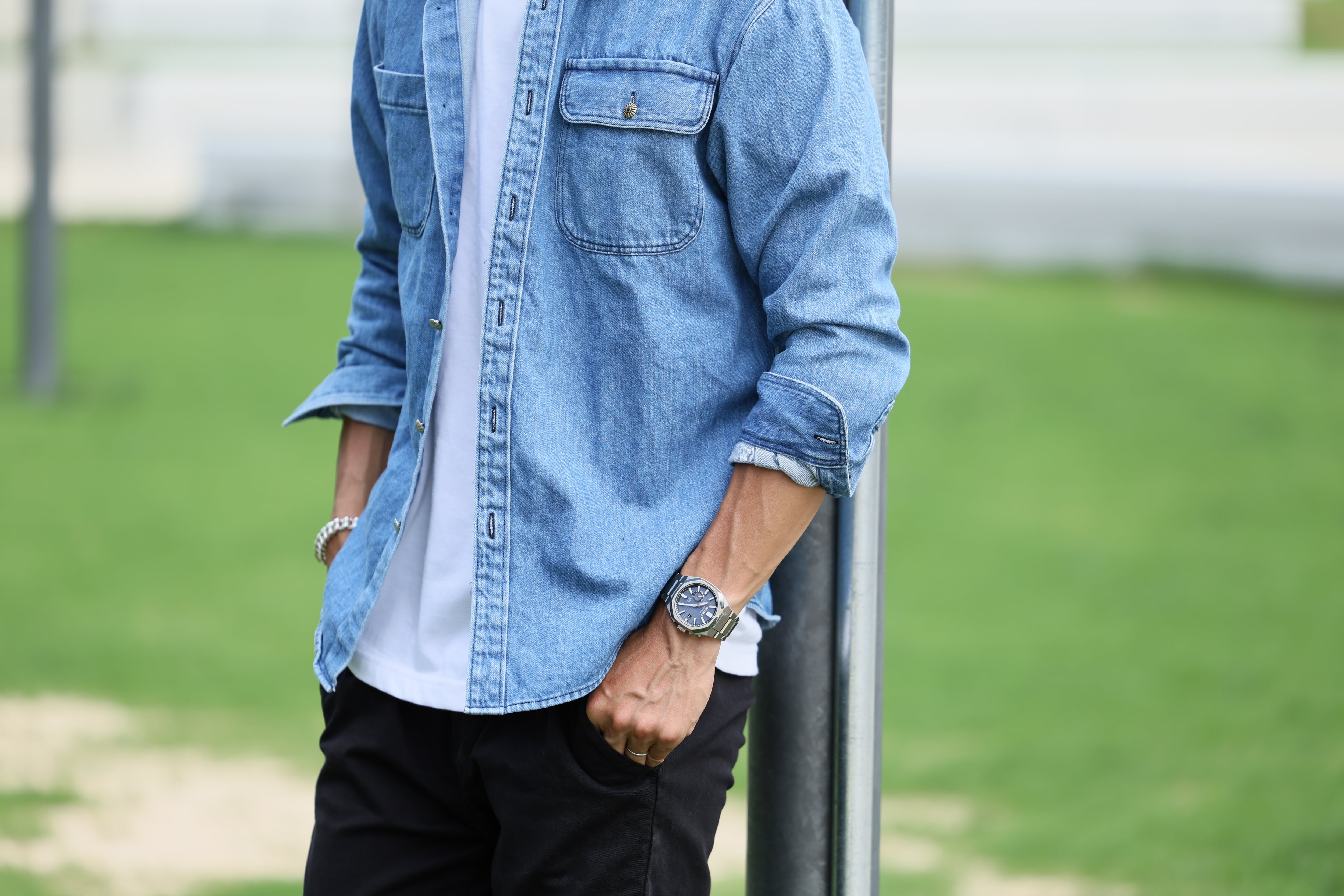 “Blue denim shirt”that can be worn beautifully