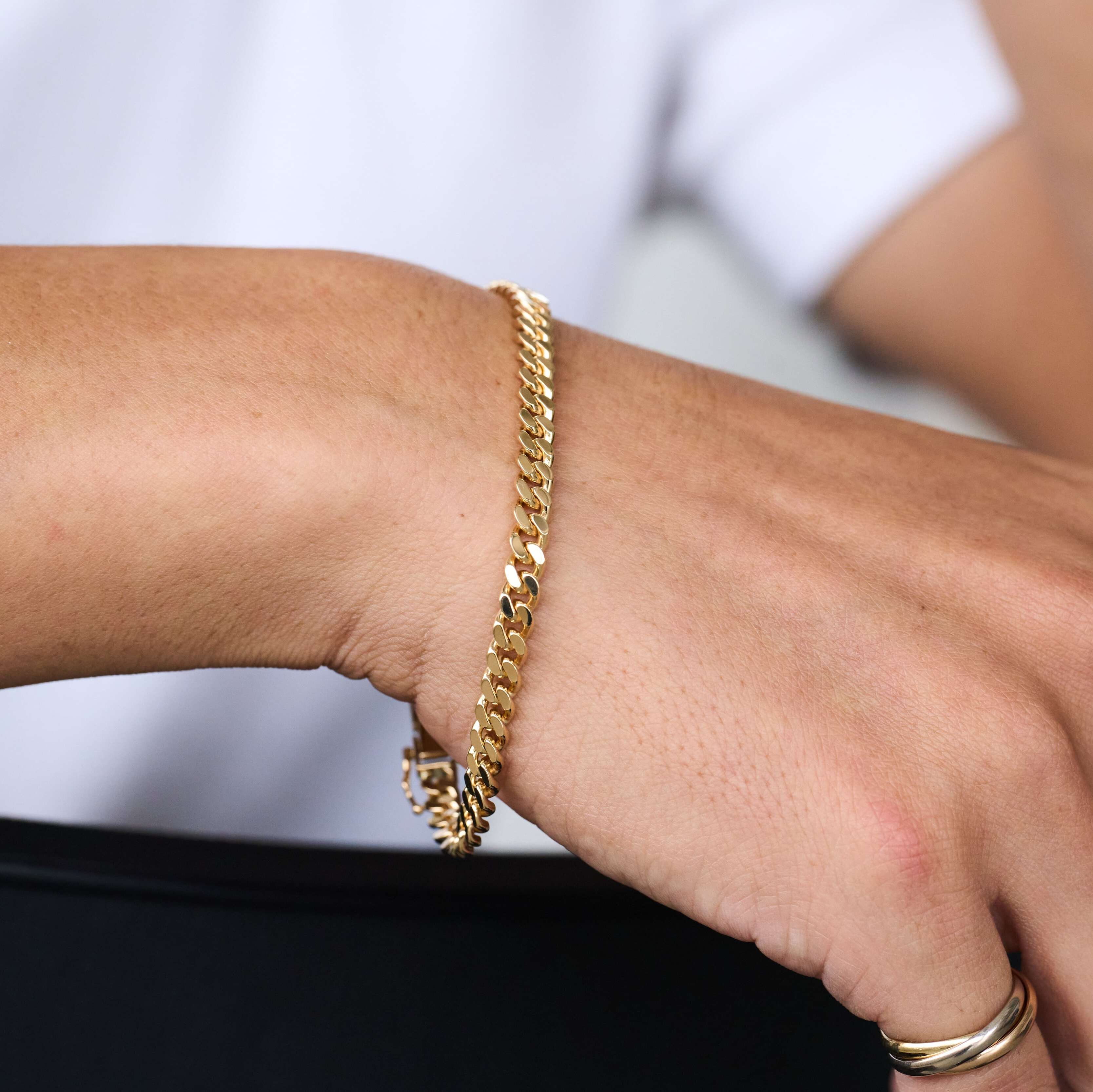 K18 "Gold Kihei (Curb Chain)" *Authentic Weight, Luster, and Sophistication for Your Wrist*