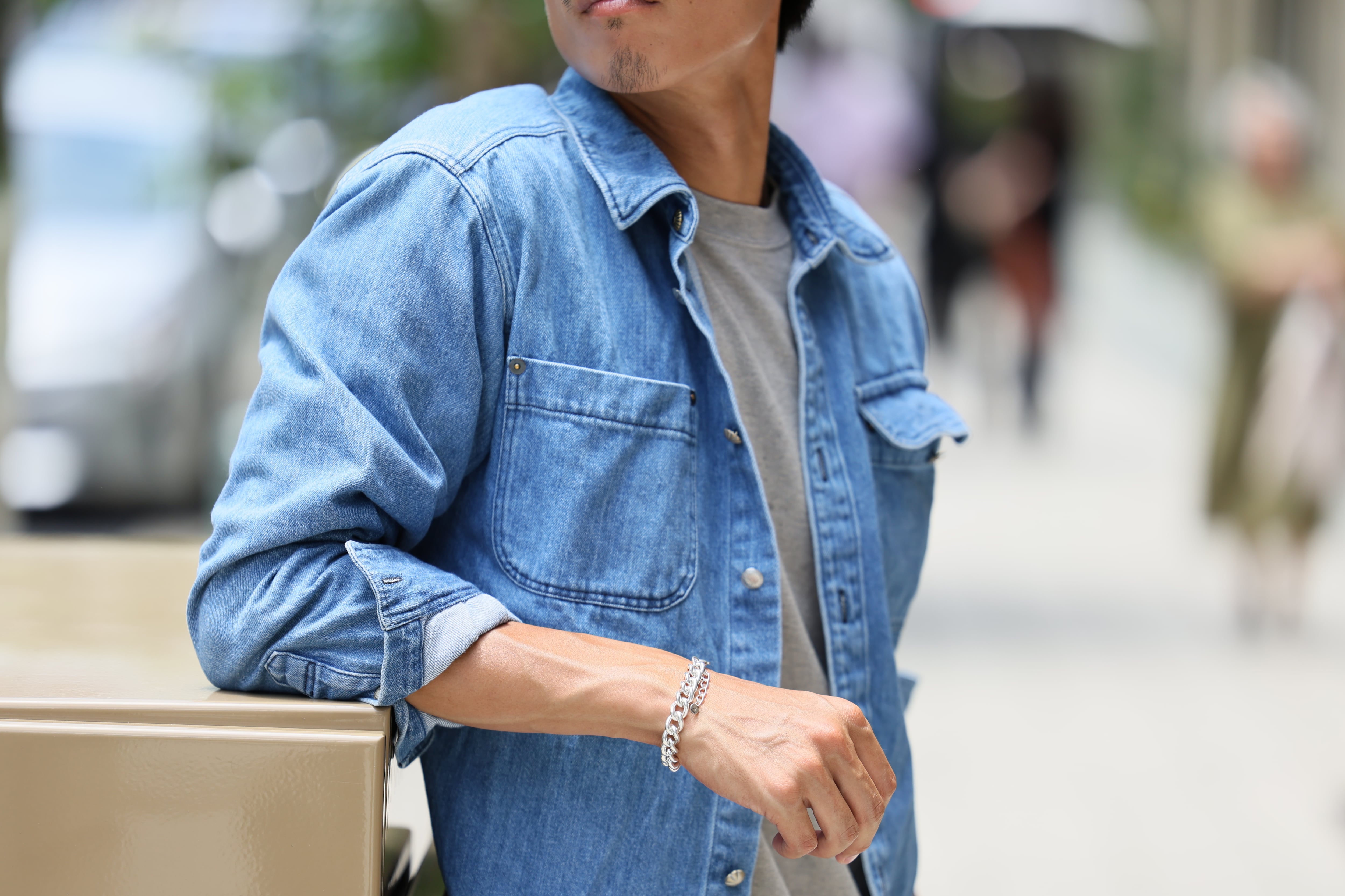 “Blue denim shirt”that can be worn beautifully