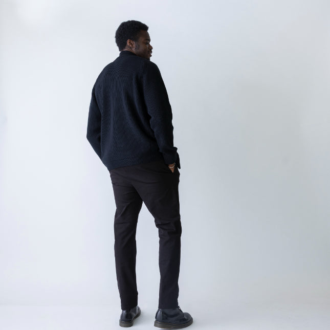 "Driver's Knit" That Projects the Image of a Capable Man