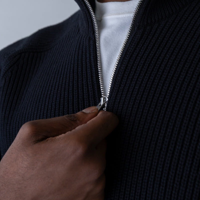 "Driver's Knit" That Projects the Image of a Capable Man