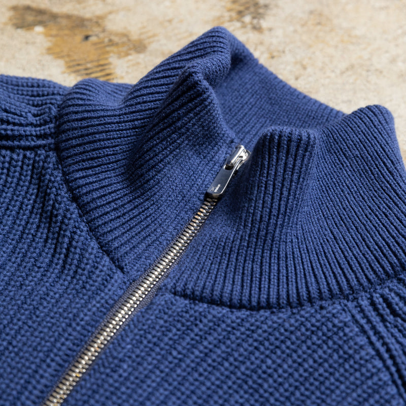 "Driver's Knit" That Projects the Image of a Capable Man