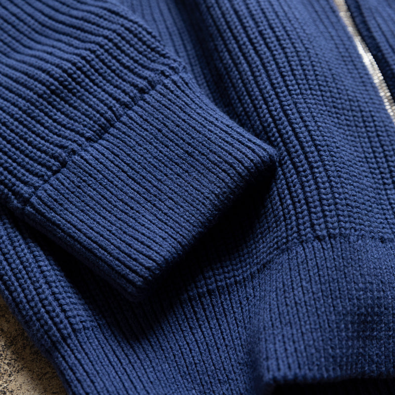 "Driver's Knit" That Projects the Image of a Capable Man