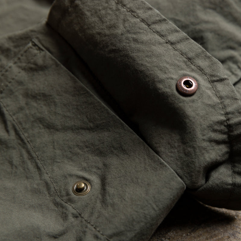 100 Must-Have Items for Men Aged 36 and Up: "Vintage Wash Cargo Pants"