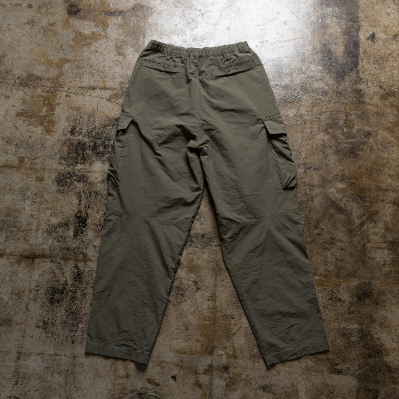 100 Must-Have Items for Men Aged 36 and Up: "Vintage Wash Cargo Pants"