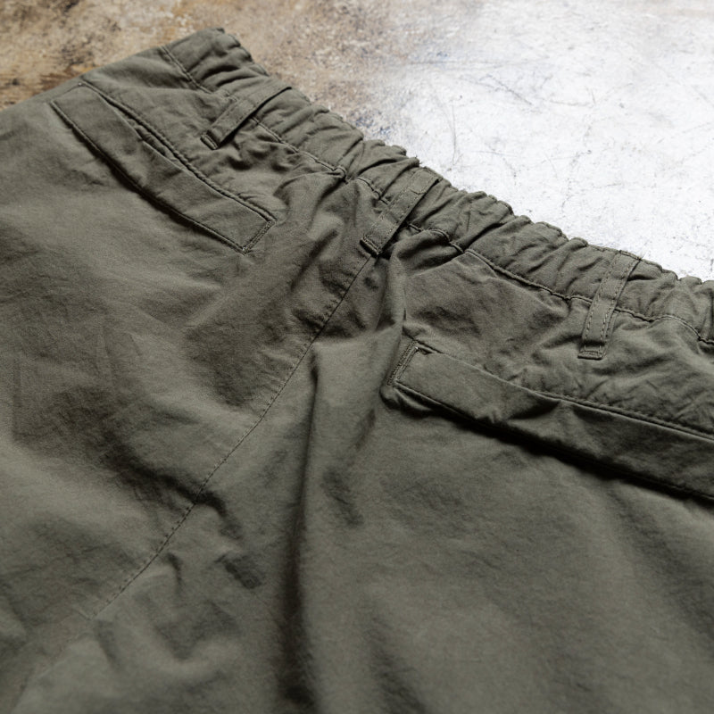 100 Must-Have Items for Men Aged 36 and Up: "Vintage Wash Cargo Pants"