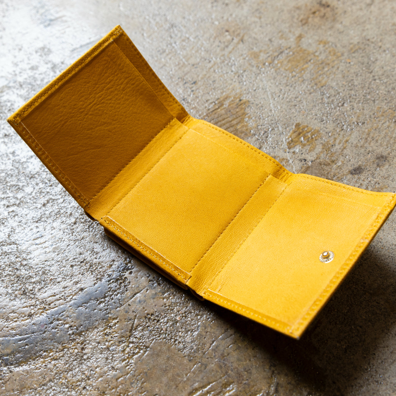 rifold Wallet — Premium Touch (7 Colors)