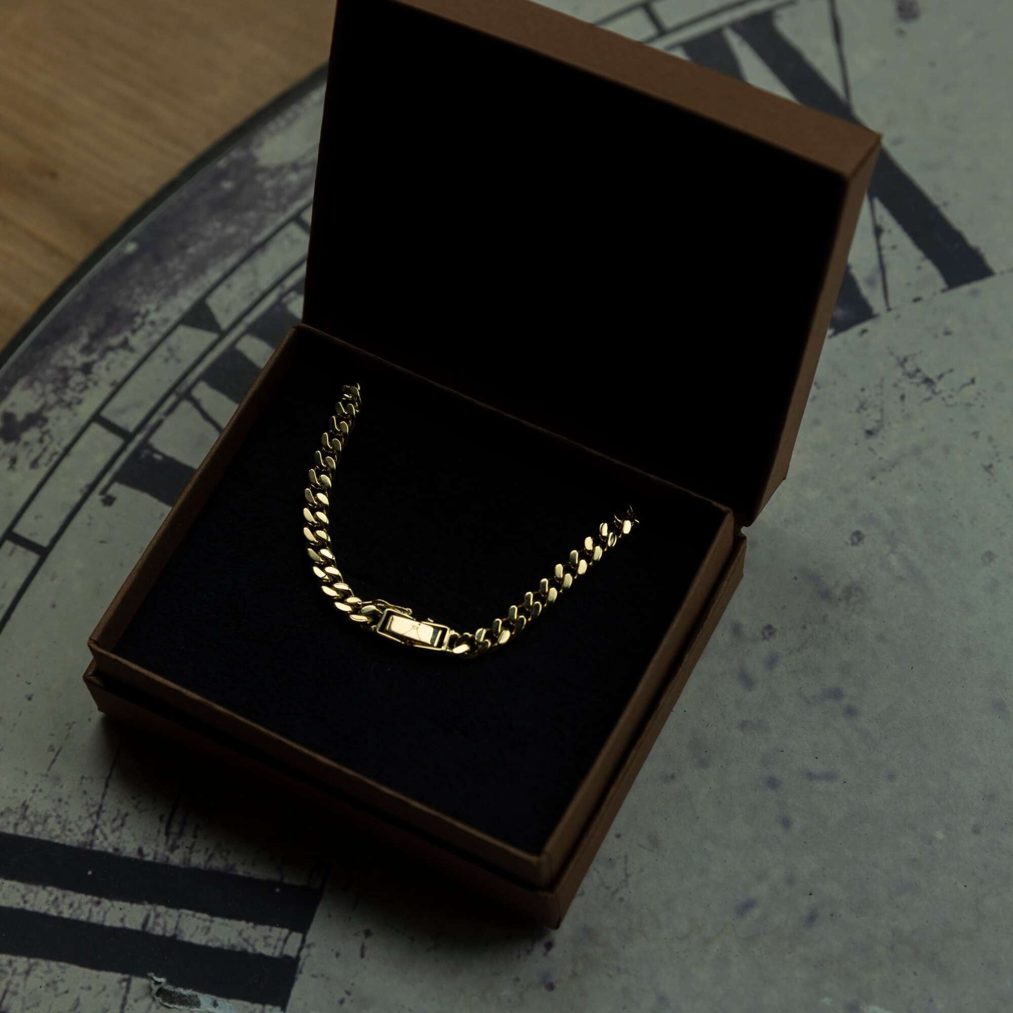 K18 "Gold Kihei (Curb Chain)" *Authentic Weight, Luster, and Sophistication for Your Wrist*