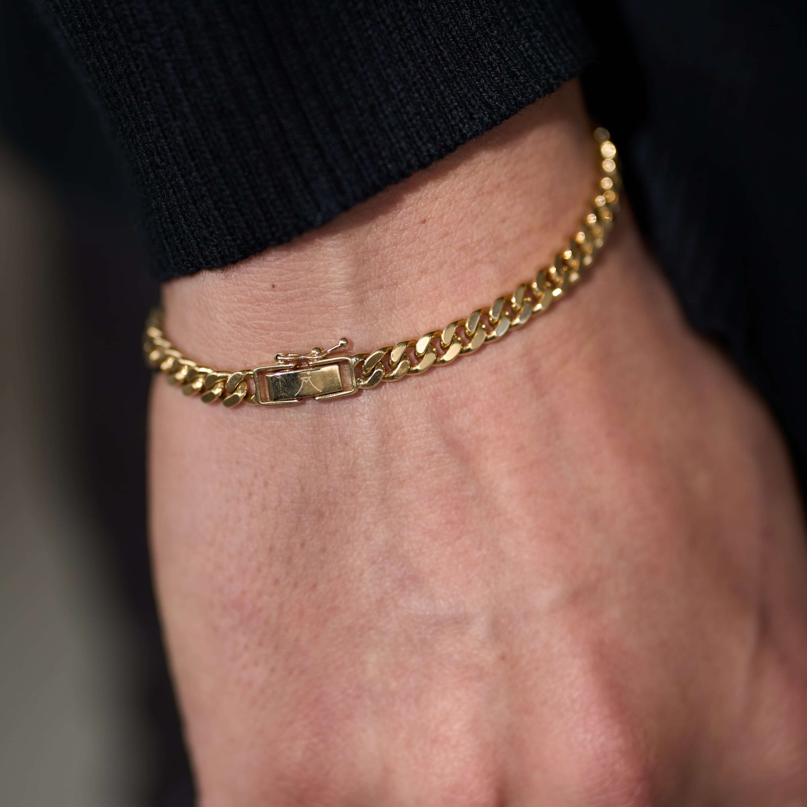 K18 "Gold Kihei (Curb Chain)" *Authentic Weight, Luster, and Sophistication for Your Wrist*