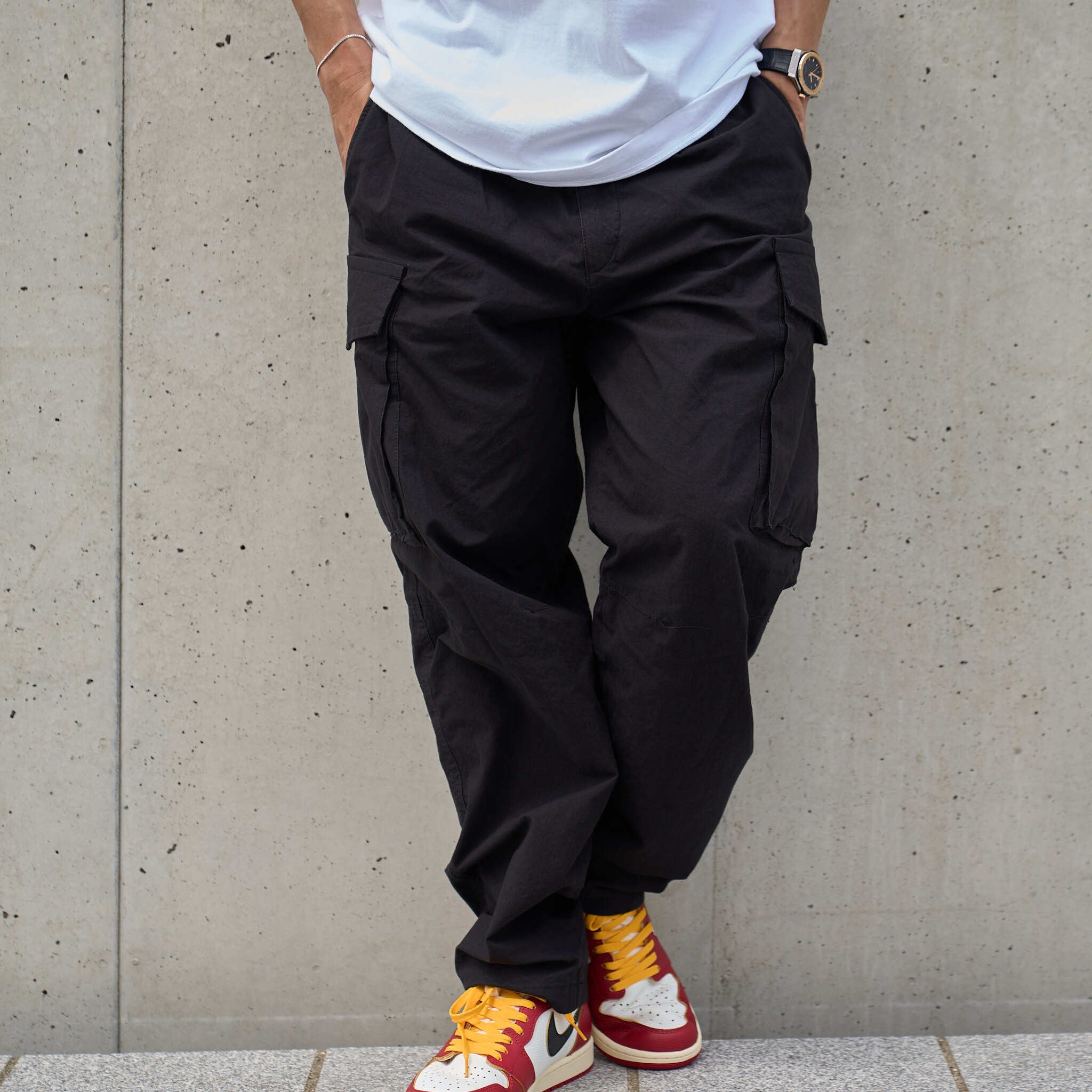 100 Must-Have Items for Men Aged 36 and Up: "Vintage Wash Cargo Pants"