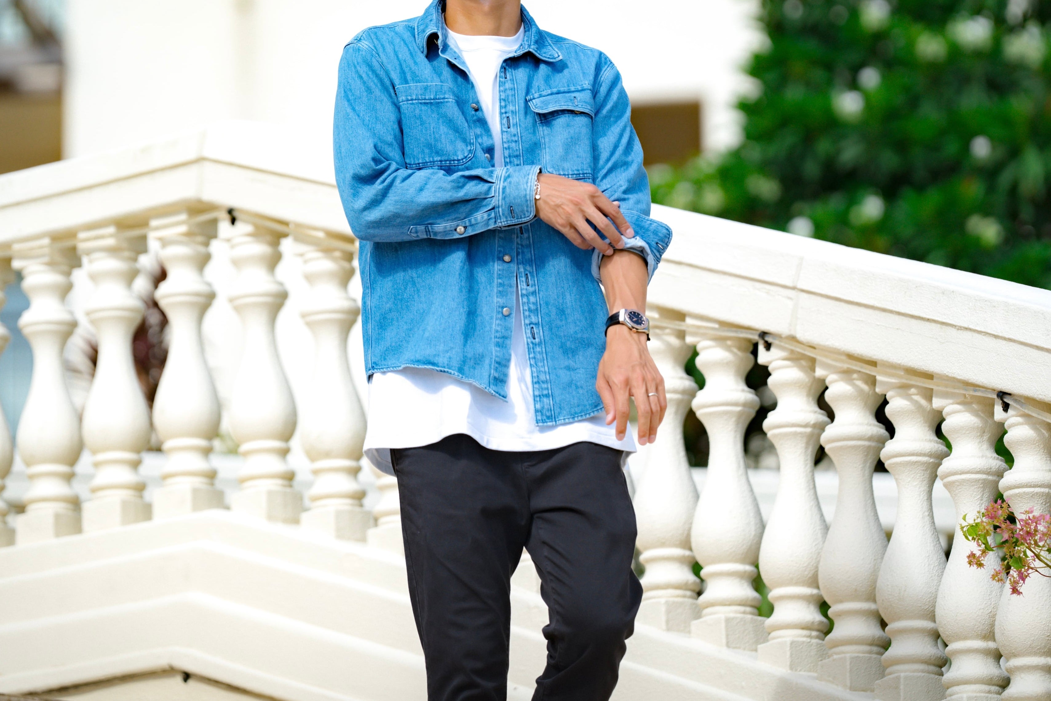 “Blue denim shirt”that can be worn beautifully