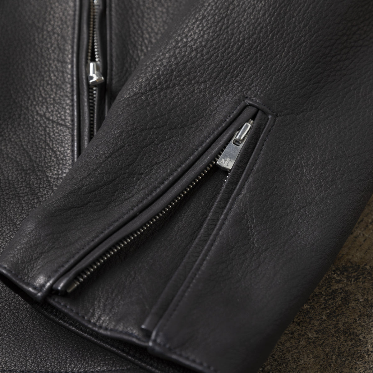 The Absolute Classic "Single Deerskin Leather Jacket," Made with the "Cashmere" of the Leather World