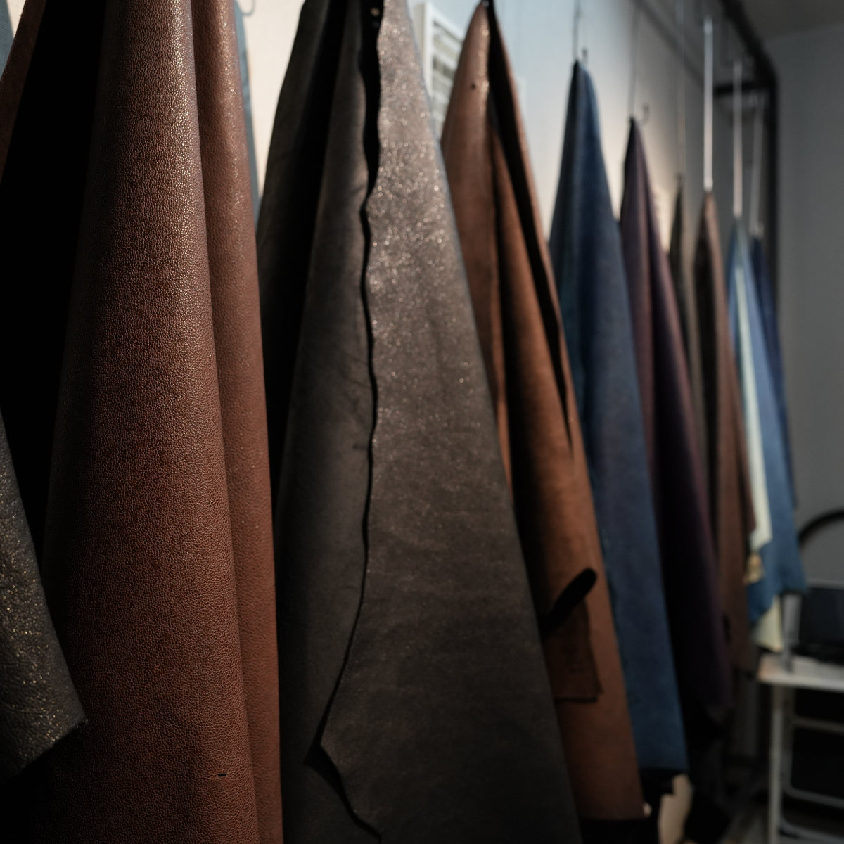 "Diamond of Leather" Black Zan Leather Shoulder Bag (Large)