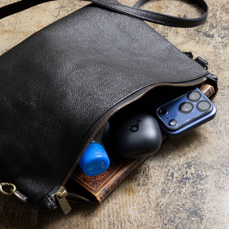 "Diamond of Leather" Black Zan Leather Shoulder Bag (Large)