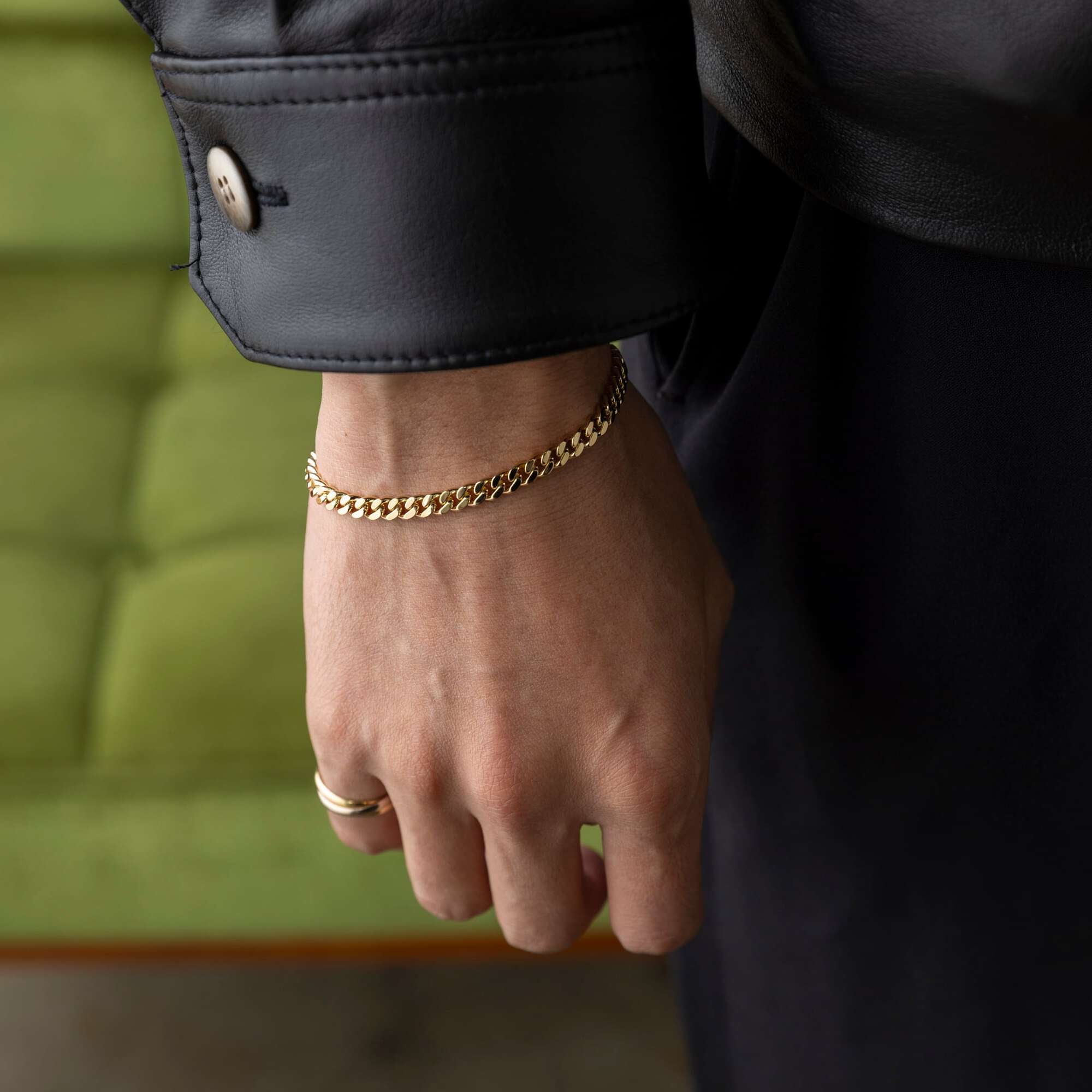 K18 "Gold Kihei (Curb Chain)" *Authentic Weight, Luster, and Sophistication for Your Wrist*